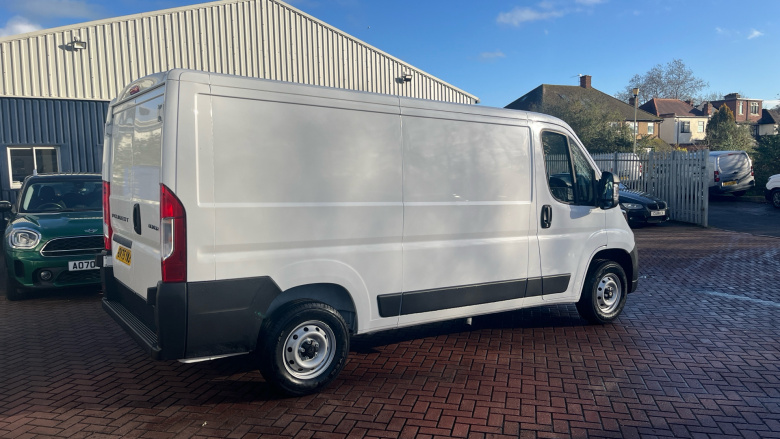 Peugeot Boxer 3500 L2 Diesel 2.2 BlueHDi 140 H1 Van Professional